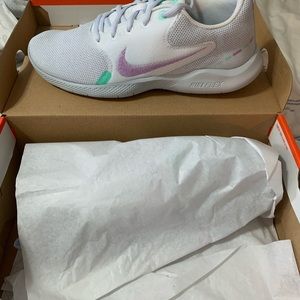 Nike Women Tennis Shoes